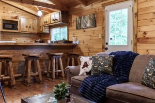 Copperhead Cabin- Hocking Hills Hot Tub Games - 0