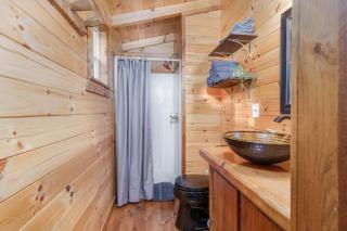 Copperhead Cabin- Hocking Hills Hot Tub Games - 9