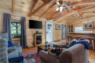 Copperhead Cabin- Hocking Hills Hot Tub Games - 8