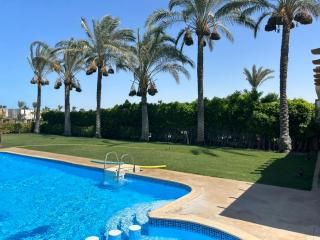 Spacious Marina Villa, Lagoon Facing with Pool - 8