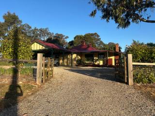Lister Cottage - Woodend - 0