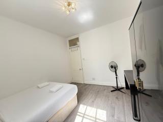 2 bedroom Queens Court W2 - Londra - 4