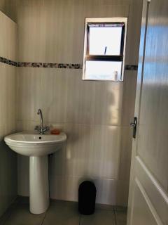 Rainbow Zone Guest House - 4
