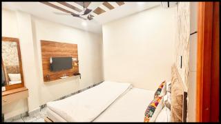 HOTEL PREMIUM VINAYAAK Near Mahakal Temple And Railway Station - Air Conditioned hotel - A Top Premium Hotel - Ujjain - 7