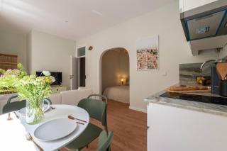 Cozy Boutique Apartment Lisbon - 8