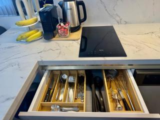 New, Quiet, Premium Design, Free Locked Parking - 1