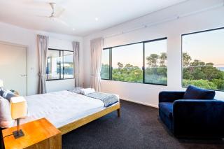 Casa Feliz - Mediterranean-style Coastal Getaway - 8