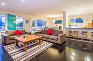 Casa Feliz - Mediterranean-style Coastal Getaway - 1