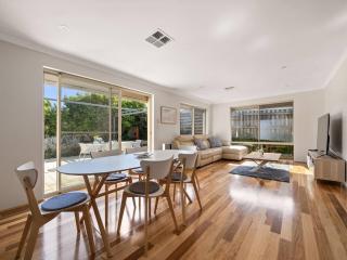 Cape Cottage - Beachside Retreat with Outdoor Bath - 1