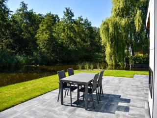 House with three bathrooms, on a holiday park - Nieuw-Loosdrecht - 3