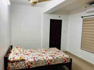 2 Bhk ac apartment near kowdiyar - 8