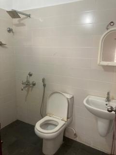 2 Bhk ac apartment near kowdiyar - 3