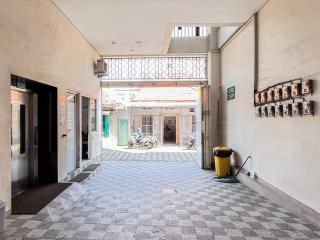 Urbanview Hotel Syariah Graha 8 Bubutan Surabaya - 1