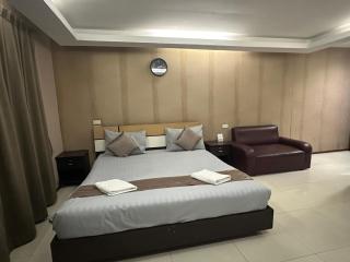HOP stays-Pattaya - 4