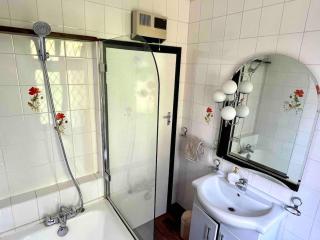 Sleeps 8 Thamefront Gem w PetsOK Free Parking - 6