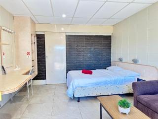 Inland Oasis Motel - 1