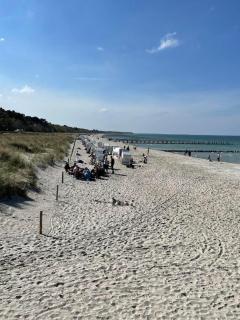 Weisses Traumschloss An Der Ostsee Zwischen Zingst Und Rügen - 9