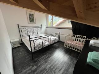 Dachwohnung mit Balkon am Brienzersee, Brienz BE - 1