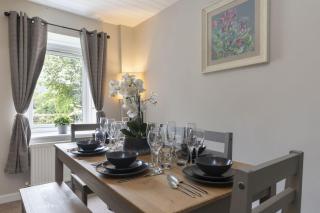 Charming 3-Bed Cottage by the River Usk - 2