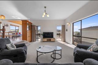 Spacious retreat with Mountain View - Rotorua - 6
