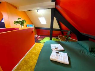 Capsule Family - Sauna - Jacuzzi - Projecteur - Billard - Nintendo Switch 2 - Filet suspendu - 4