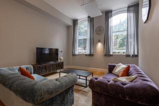 Modern City Centre Apartment - Nottingham - 6