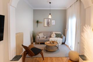 New Stylish Central 2BD, Balcony - 9