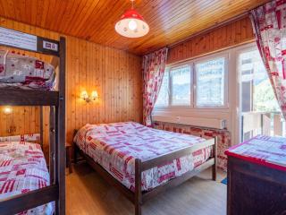 Charmant T2, 38m², proche centre station, 5 pers, parking, ski à 300m, commerces, navettes. - FR-1-304-45 - 4