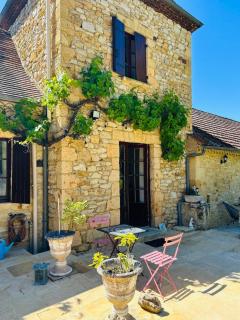 Laugerie Basse Gites Charming Pigeonnier Gite - 0