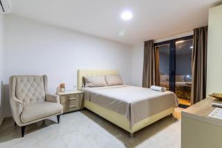 Shkreli Inn - 3
