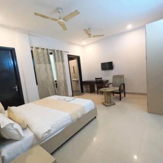 X Green Tree Hotel - 1