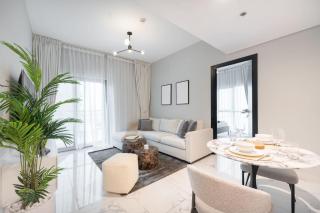 Dubai South apartment for 4 in a Great Location - 9
