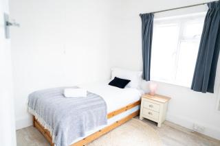 Modern 4-Bed Sandbanks Beach Retreat - 6