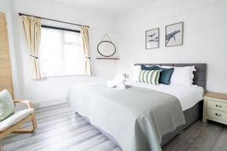 Modern 4-Bed Sandbanks Beach Retreat - 7