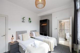 Central Sleeps 6 Stunning 2 Bed by City SuperHost - Manchester - 6