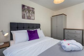 Spacious Luxurious Serviced Accommodation 6 - 7