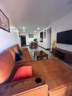 Three bedroom place with lake view - Kampala - 0