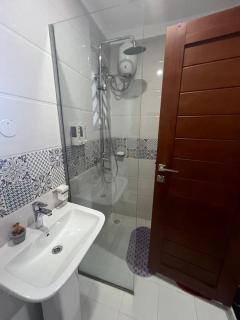 Three bedroom place with lake view - 1