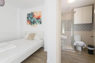 WintowinRentals Penthouse with Private Terrace in the Center of Rincón de la Victoria - 5