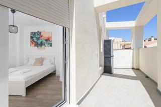 WintowinRentals Penthouse with Private Terrace in the Center of Rincón de la Victoria - 6