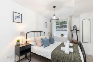 Beautiful 2-Bed 2 Bath Regency Flat with Parking - Cheltenham - 4