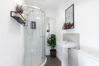 Private & Modern Studio Apartment Close to Town - Cheltenham - 4