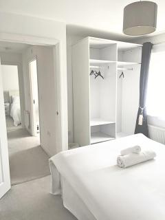 Luxury Home -Private Rooms- 3 mins from Alexandra Hospital, Redditch - 5