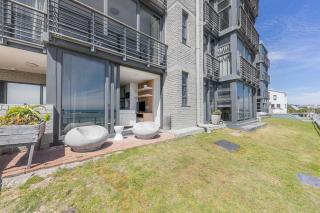 Sand en See 3, A Stylish Coastal Retreat with Table Mountain View - 9