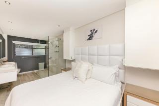 Sand en See 3, A Stylish Coastal Retreat with Table Mountain View - 4