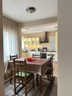 Cozy Vintage Stay Prizren - 3
