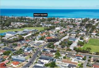 Henley Beach'comber - 4