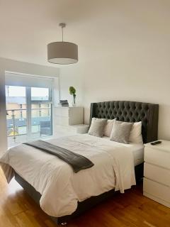 Salthill Promenade, a very cool property & location - 0
