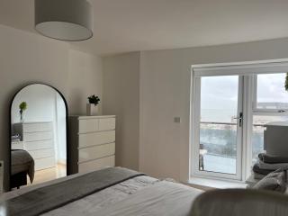 Salthill Promenade, a very cool property & location - 6