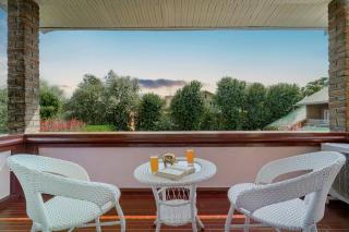 SaffronStays Awakening - Heritage suites in Srinagar with Kashmiri craft, river walks & farm-to-table dining - 4